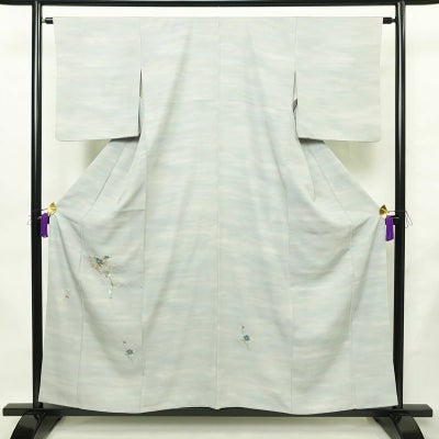 付け下げ 縮緬 一つ紋付き 正絹 花柄 袷仕立て 身丈155.5cm 裄丈63cm リサイクル着物 着物 刺繍 入学式 卒業式 七五三 お宮参り フォーマル シンプル 青・紺