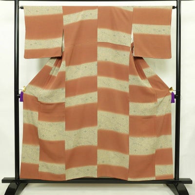 小紋 縮緬 正絹 花柄 袷仕立て 身丈154cm 裄丈64.5cm リサイクル着物 着物 モダン 洒落 茶