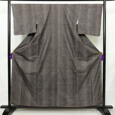 大島紬 美品 証紙なし しつけ糸付き 正絹 木の葉・植物柄 袷仕立て 身丈158cm 裄丈66.5cm リサイクル着物 着物 茶