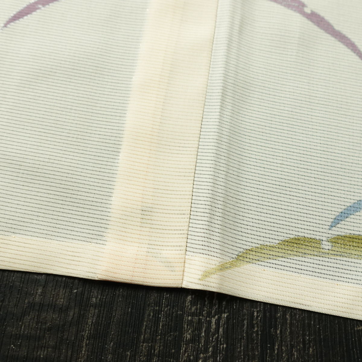 盛夏 付下 絽 良品 夏用 ポリエステル 木の葉・植物柄 単衣仕立て 身丈161.5cm 裄丈66cm リサイクル着物 着物 銀彩 フォーマル ピンク_画像12