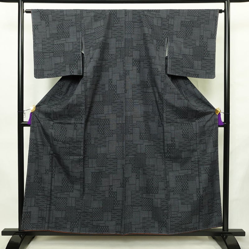 結城紬 真綿結城紬 紬 美品 証紙あり はたおり娘 しつけ糸付き 正絹 古典柄 袷仕立て 身丈158cm 裄丈63.5cm リサイクル着物 着物 青・紺_画像1