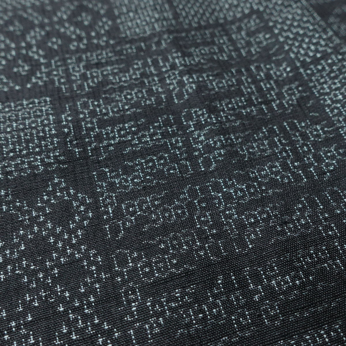 結城紬 真綿結城紬 紬 美品 証紙あり はたおり娘 しつけ糸付き 正絹 古典柄 袷仕立て 身丈158cm 裄丈63.5cm リサイクル着物 着物 青・紺_画像10