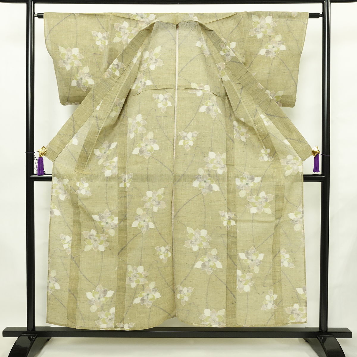 盛夏 紬 夏用 バチ衿仕立て 正絹 花柄 単衣仕立て 身丈153cm 裄丈62cm リサイクル着物 着物 黄・黄土色_画像3