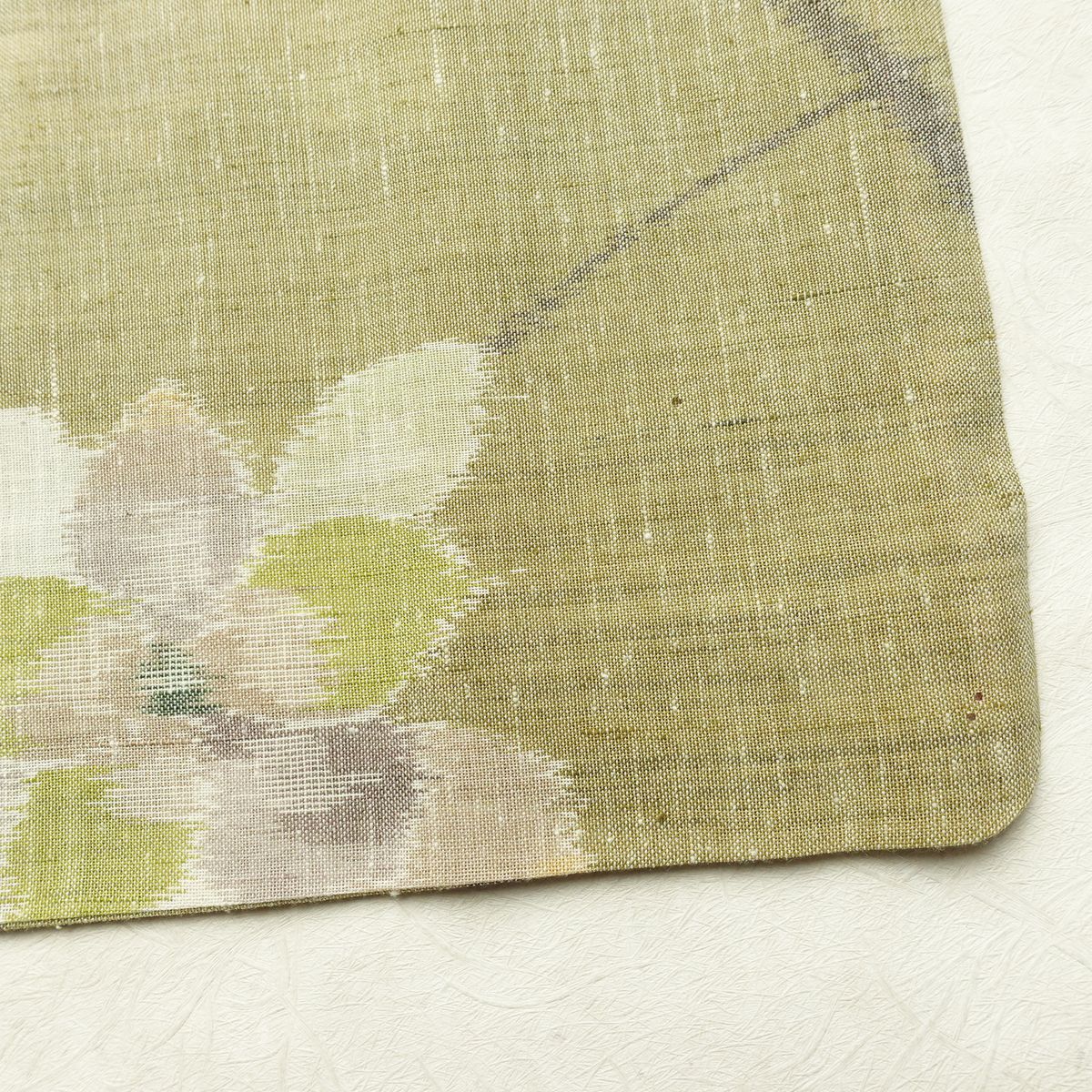 盛夏 紬 夏用 バチ衿仕立て 正絹 花柄 単衣仕立て 身丈153cm 裄丈62cm リサイクル着物 着物 黄・黄土色_画像18