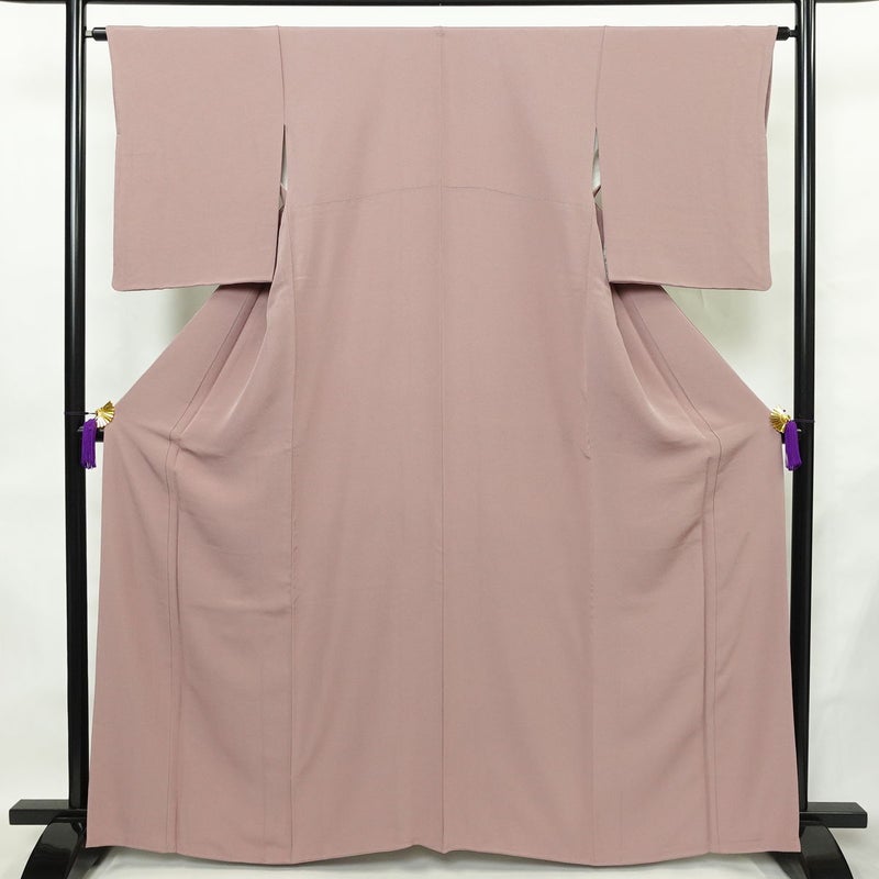 色無地 良品 縮緬 一つ紋付き 正絹 無地 袷仕立て 身丈162.5cm 裄丈63.5cm リサイクル着物 着物 お茶会 フォーマル 紫・藤色_画像1