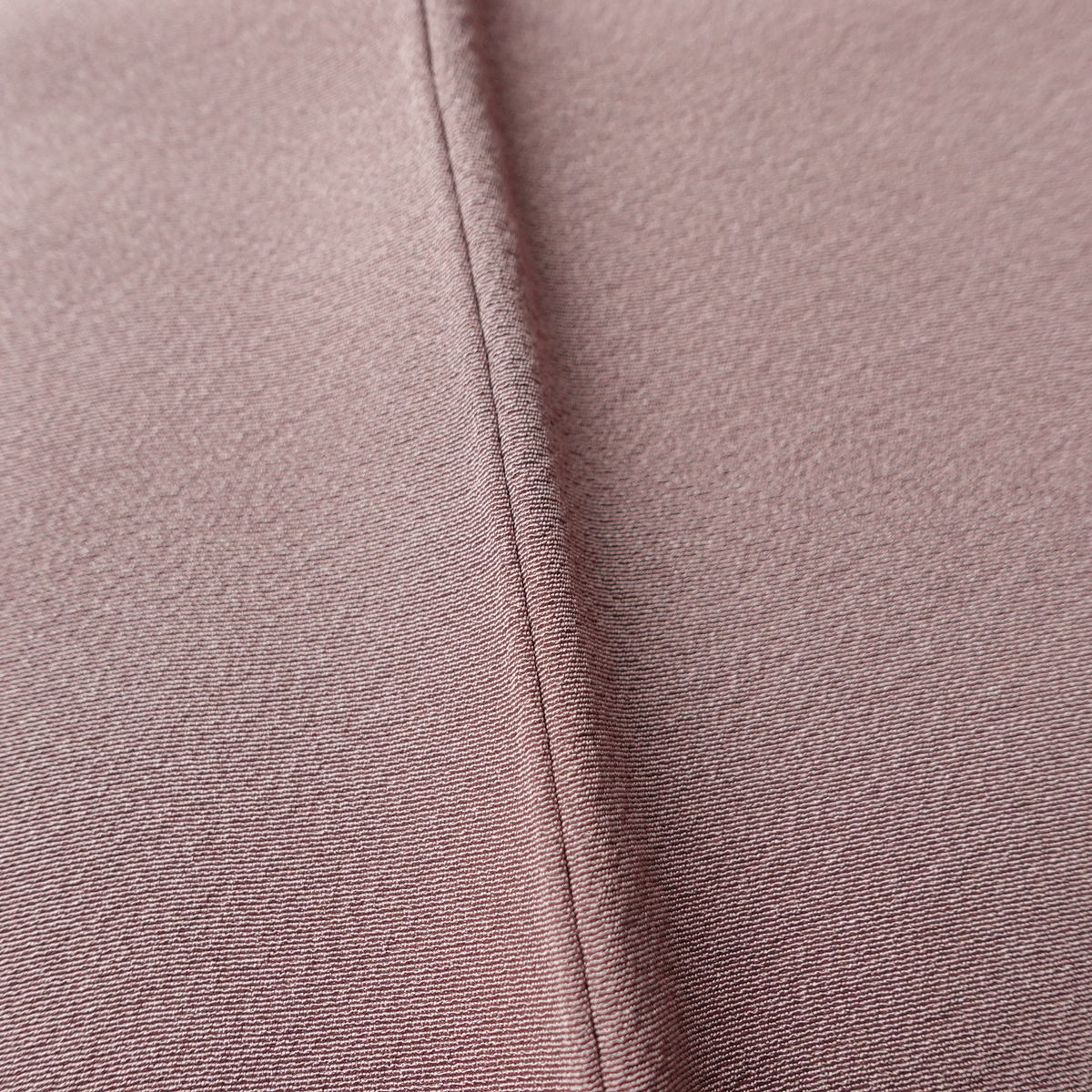 色無地 良品 縮緬 一つ紋付き 正絹 無地 袷仕立て 身丈162.5cm 裄丈63.5cm リサイクル着物 着物 お茶会 フォーマル 紫・藤色_画像9