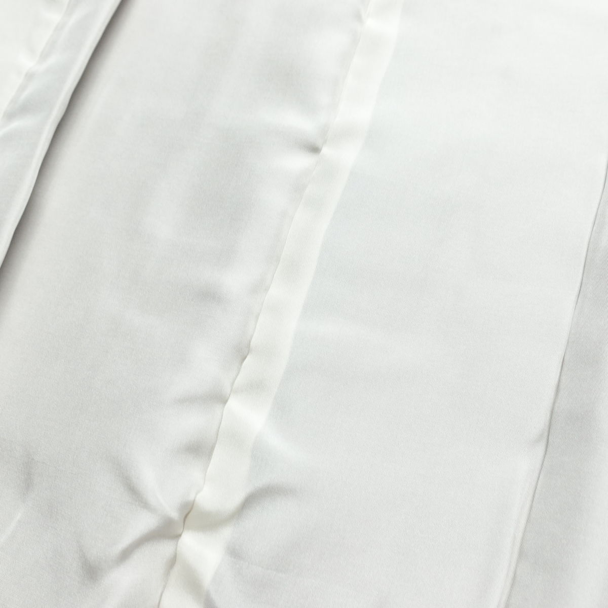 色無地 良品 縮緬 一つ紋付き 正絹 無地 袷仕立て 身丈162.5cm 裄丈63.5cm リサイクル着物 着物 お茶会 フォーマル 紫・藤色_画像16