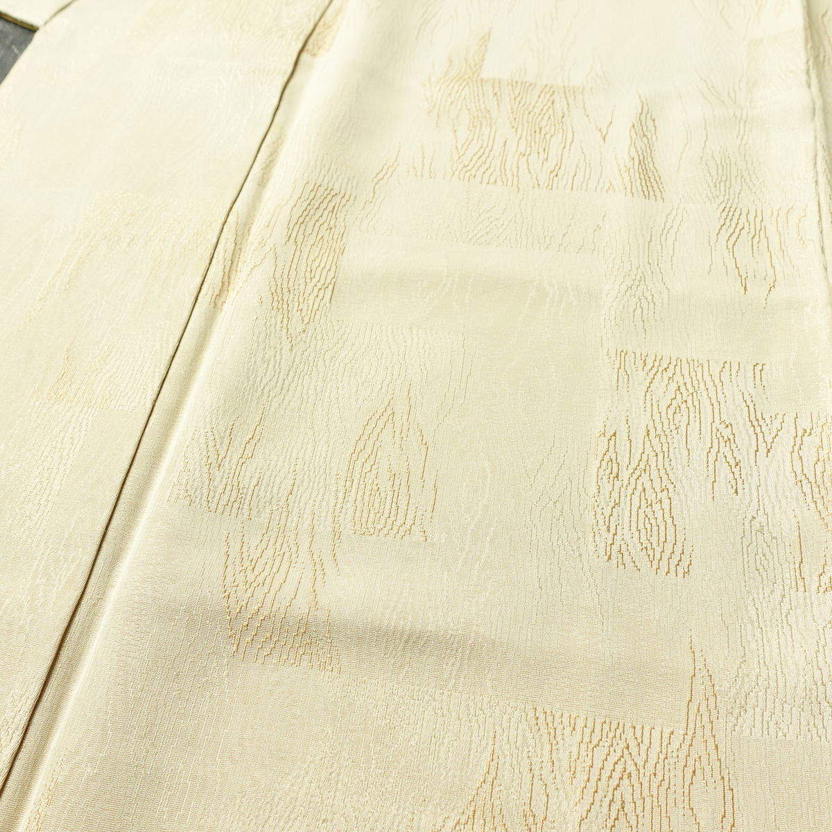 小紋 良品 一つ紋付き 正絹 幾何学柄・抽象柄 袷仕立て 身丈154cm 裄丈65cm リサイクル着物 着物 ベージュ_画像5