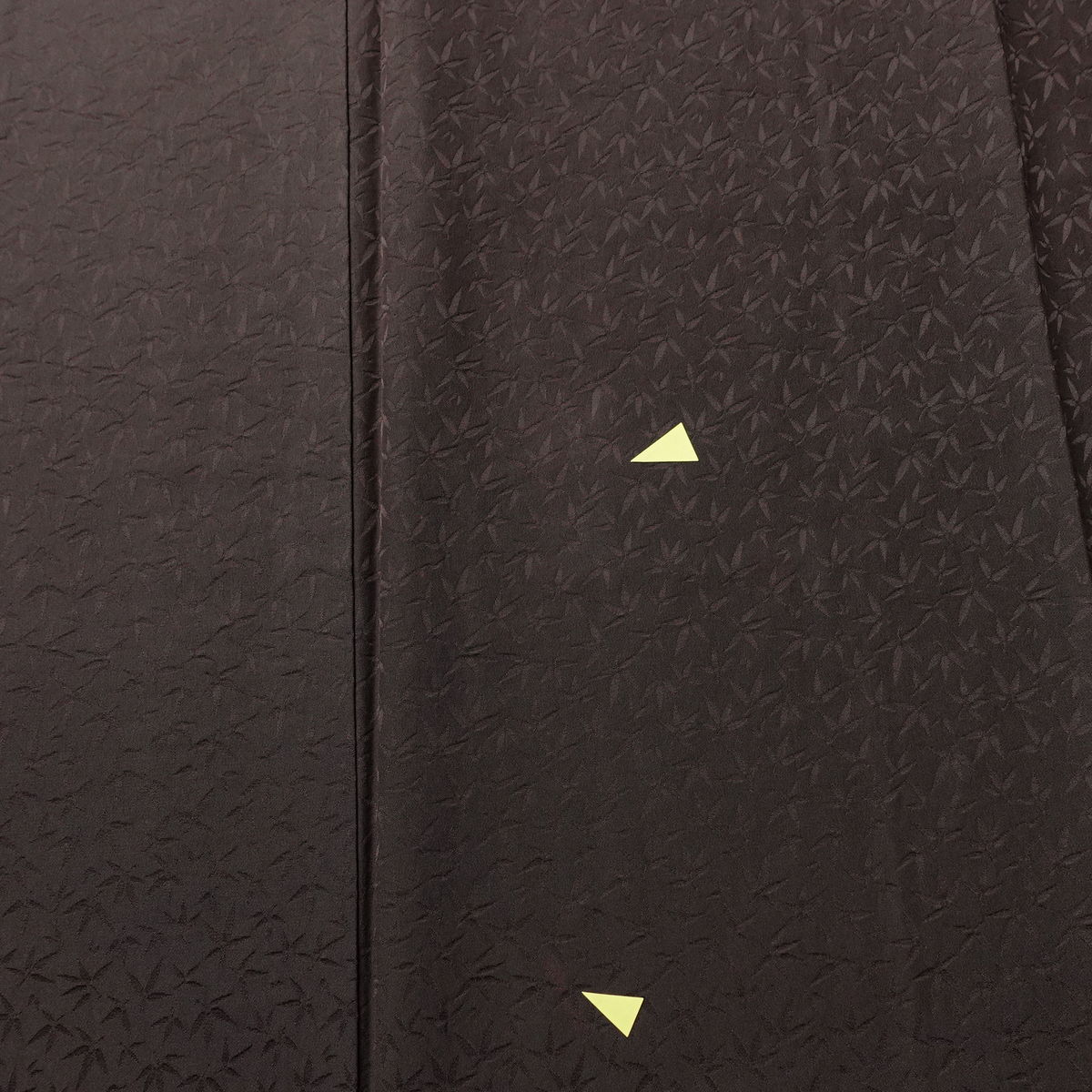 色無地 一つ紋付き 正絹 木の葉・植物柄 袷仕立て 身丈147cm 裄丈60.5cm リサイクル着物 着物 お茶会 フォーマル 茶_画像5