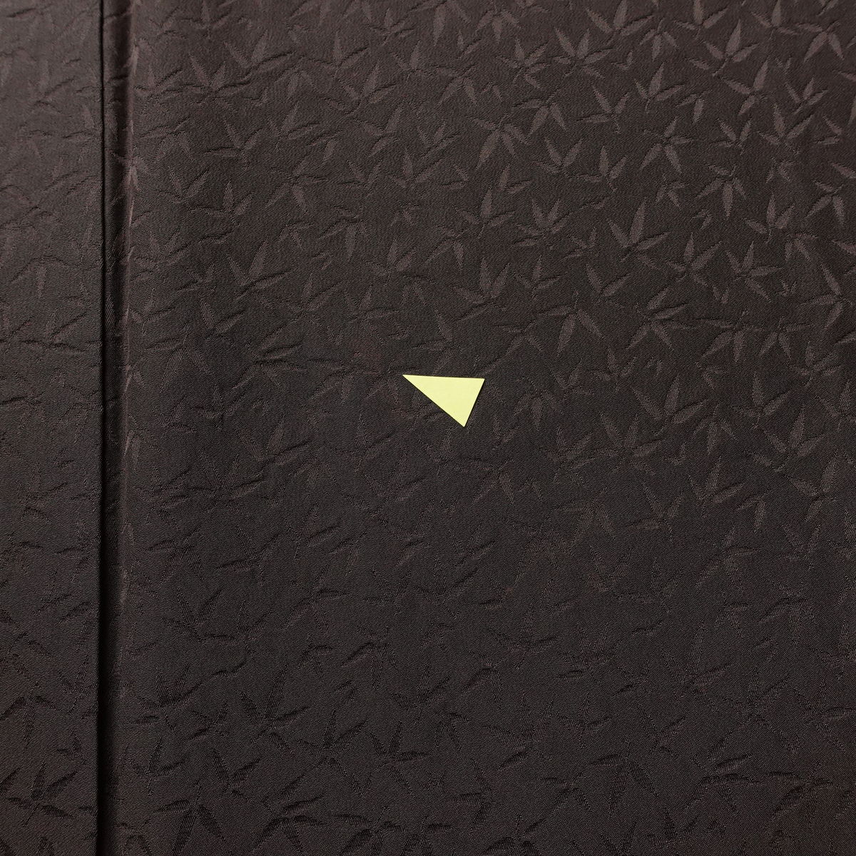 色無地 一つ紋付き 正絹 木の葉・植物柄 袷仕立て 身丈147cm 裄丈60.5cm リサイクル着物 着物 お茶会 フォーマル 茶_画像7