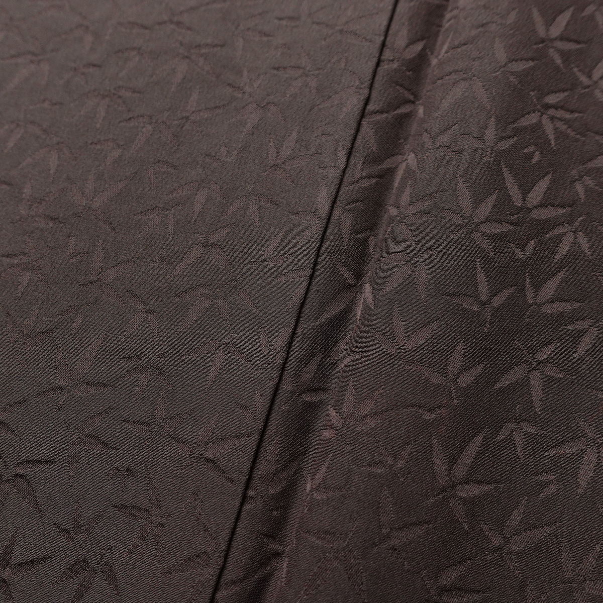 色無地 一つ紋付き 正絹 木の葉・植物柄 袷仕立て 身丈147cm 裄丈60.5cm リサイクル着物 着物 お茶会 フォーマル 茶_画像9