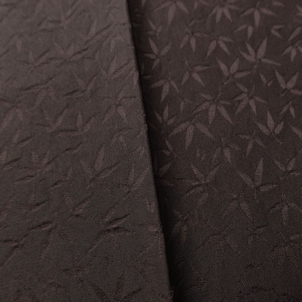 色無地 一つ紋付き 正絹 木の葉・植物柄 袷仕立て 身丈147cm 裄丈60.5cm リサイクル着物 着物 お茶会 フォーマル 茶_画像10