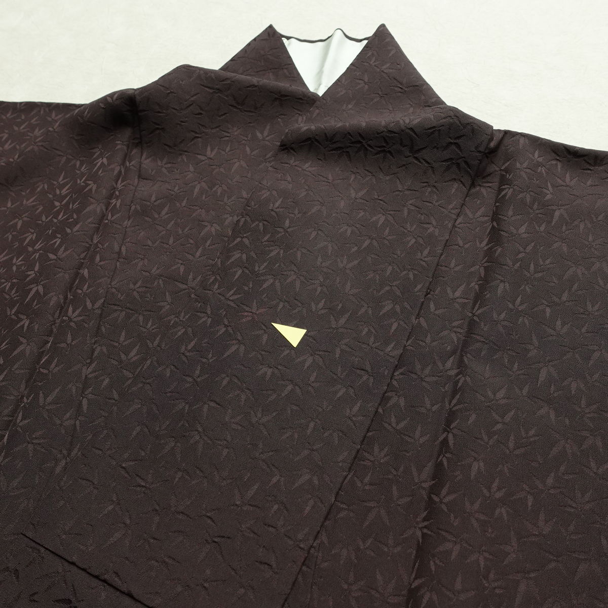 色無地 一つ紋付き 正絹 木の葉・植物柄 袷仕立て 身丈147cm 裄丈60.5cm リサイクル着物 着物 お茶会 フォーマル 茶_画像16