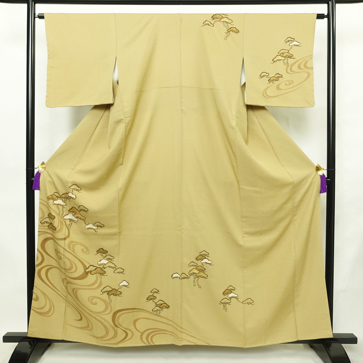 訪問着 良品 しつけ糸付き 一つ紋付き 正絹 木の葉・植物柄 袷仕立て 身丈160cm 裄丈63cm リサイクル着物 着物 刺繍 箔 共八掛 入学式 卒業式 七五三 お宮参り フォーマル 松 ベージュ_画像1