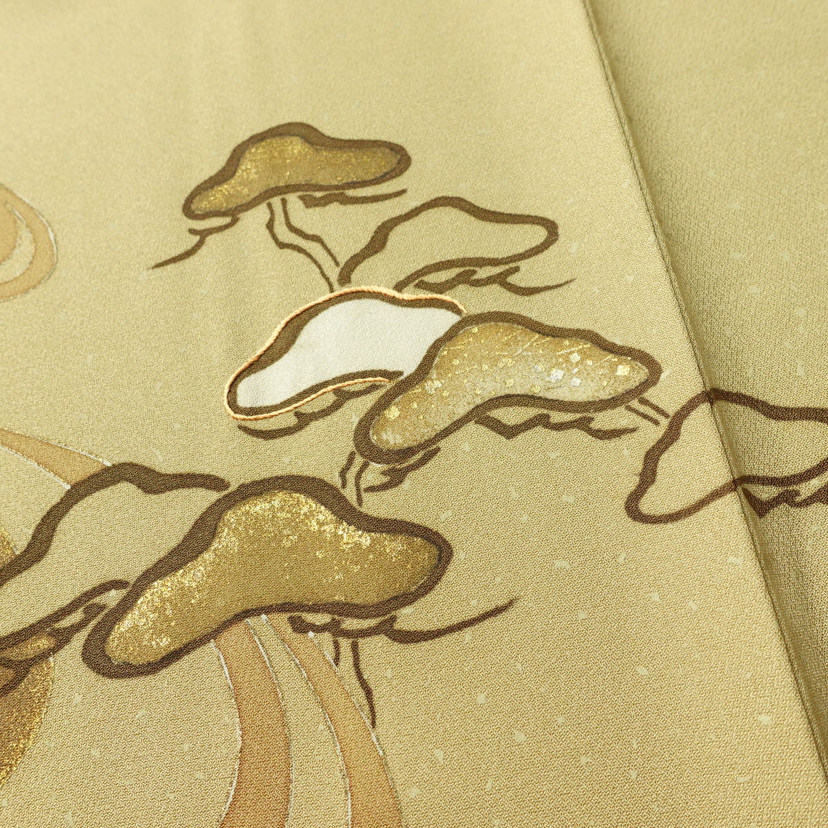 訪問着 良品 しつけ糸付き 一つ紋付き 正絹 木の葉・植物柄 袷仕立て 身丈160cm 裄丈63cm リサイクル着物 着物 刺繍 箔 共八掛 入学式 卒業式 七五三 お宮参り フォーマル 松 ベージュ_画像12