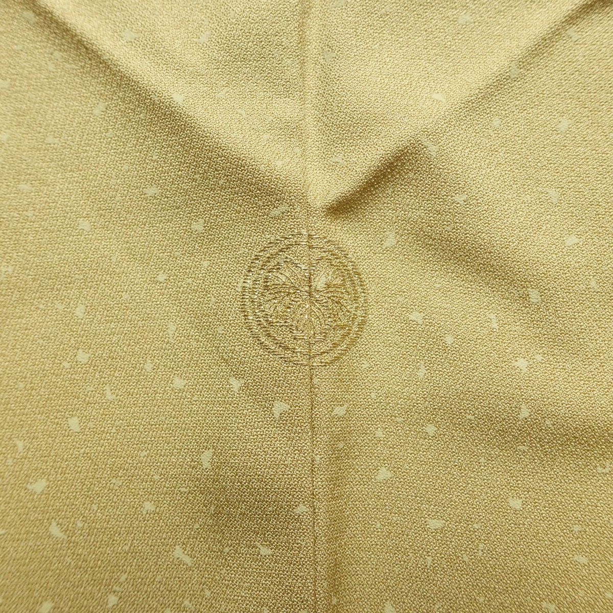 訪問着 良品 しつけ糸付き 一つ紋付き 正絹 木の葉・植物柄 袷仕立て 身丈160cm 裄丈63cm リサイクル着物 着物 刺繍 箔 共八掛 入学式 卒業式 七五三 お宮参り フォーマル 松 ベージュ_画像15