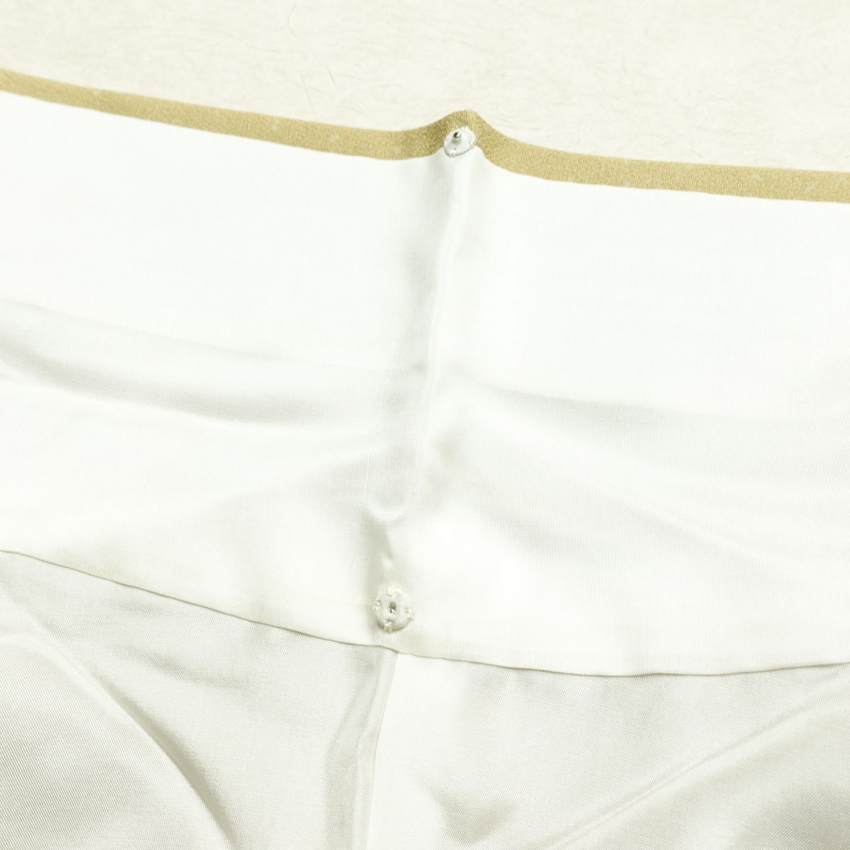 訪問着 良品 しつけ糸付き 一つ紋付き 正絹 木の葉・植物柄 袷仕立て 身丈160cm 裄丈63cm リサイクル着物 着物 刺繍 箔 共八掛 入学式 卒業式 七五三 お宮参り フォーマル 松 ベージュ_画像22