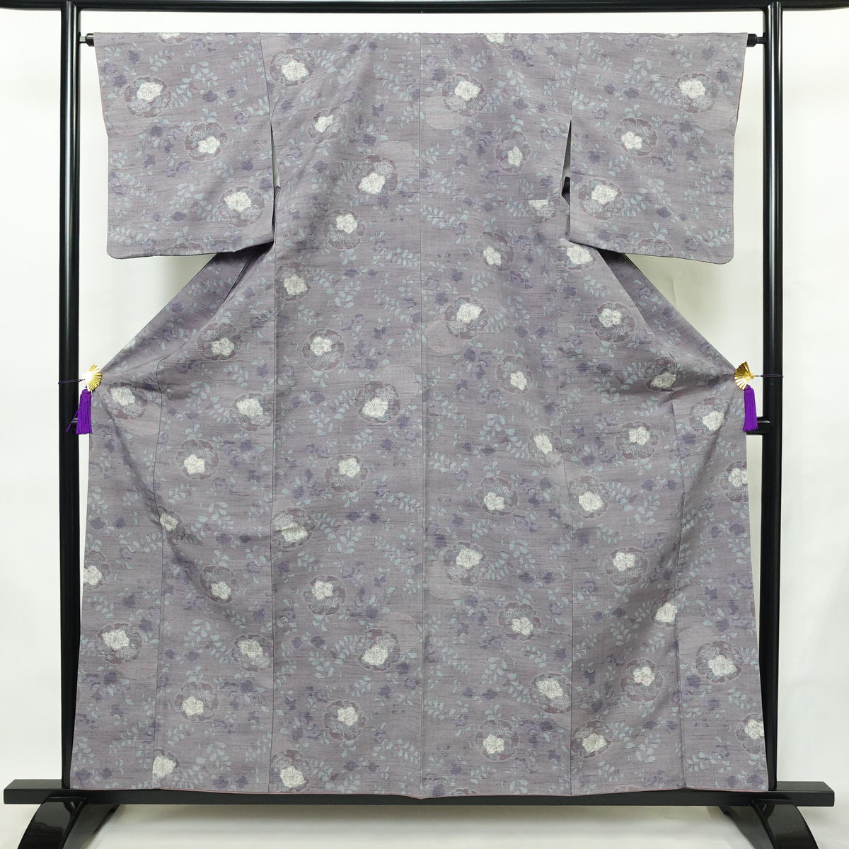 紬 良品 正絹 花柄 袷仕立て 身丈159cm 裄丈64.5cm リサイクル着物 着物 紫・藤色_画像1