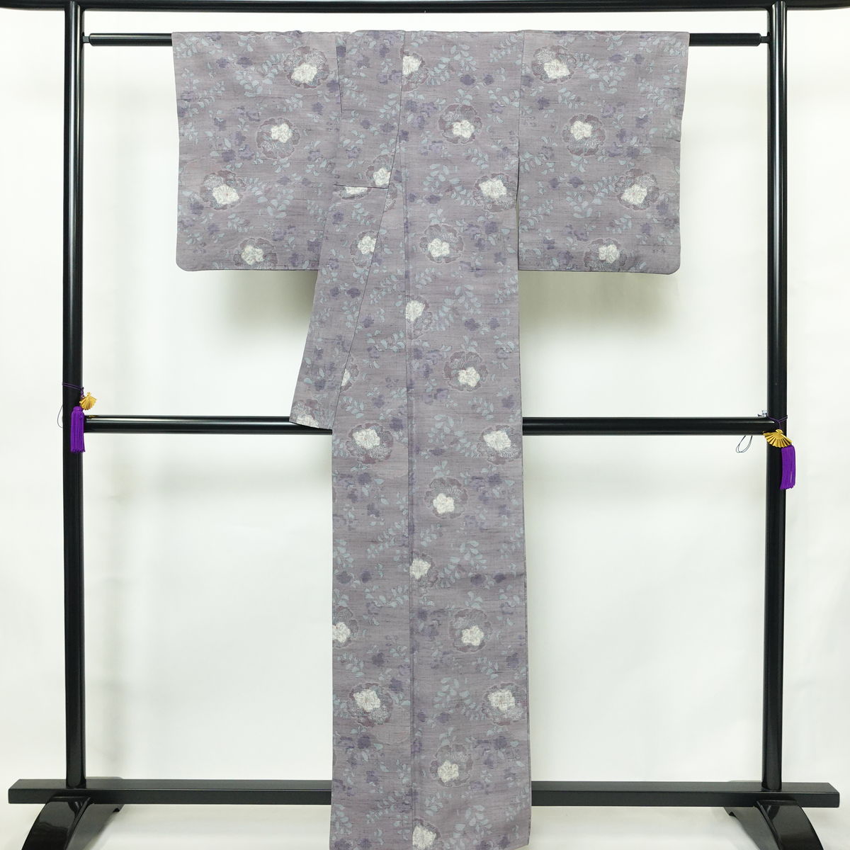 紬 良品 正絹 花柄 袷仕立て 身丈159cm 裄丈64.5cm リサイクル着物 着物 紫・藤色_画像2