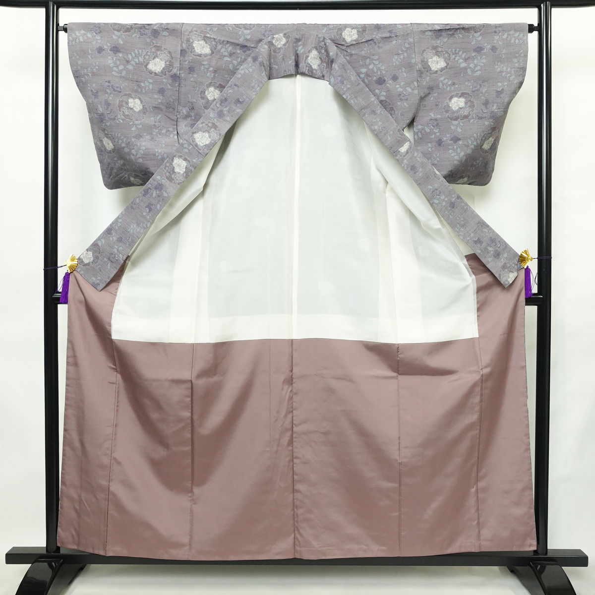 紬 良品 正絹 花柄 袷仕立て 身丈159cm 裄丈64.5cm リサイクル着物 着物 紫・藤色_画像3
