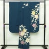 振袖 良品 縮緬 金駒刺繍 正絹 花柄 袷仕立て 身丈158cm 裄丈65cm リサイクル着物 着物 箔 金彩 成人式 二十歳 二十歳の集い フォーマル 菊 桜 青・紺_画像2