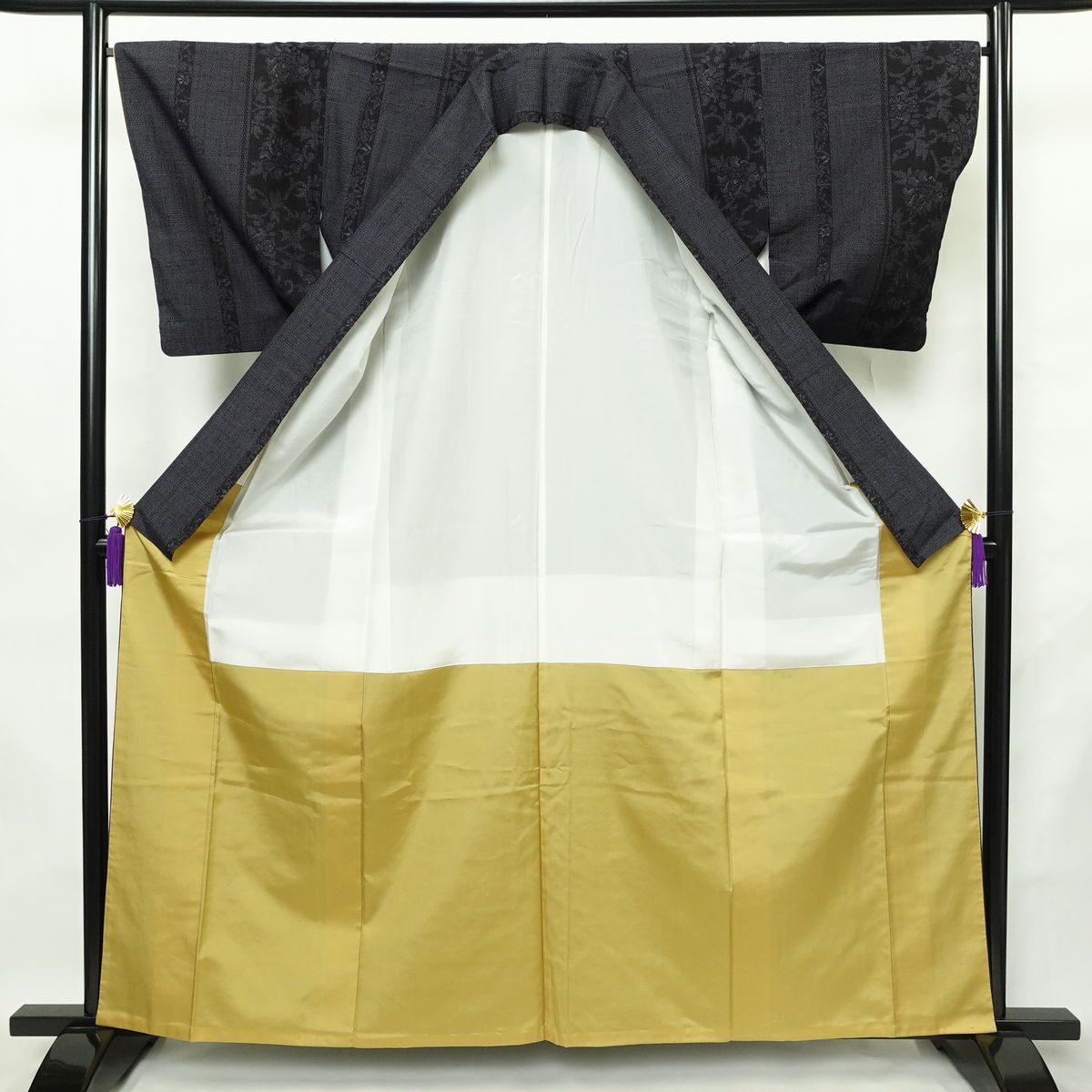 紬 良品 正絹 木の葉・植物柄 袷仕立て 身丈160.5cm 裄丈66cm リサイクル着物 着物 青・紺_画像3