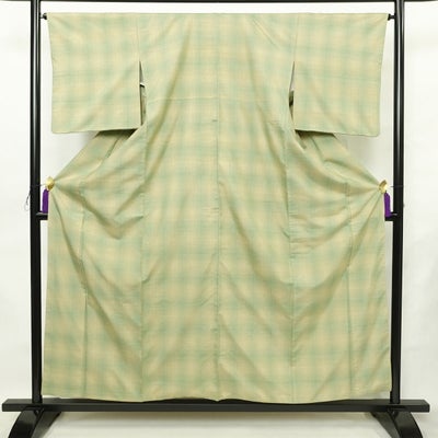 紬 正絹 チェック・格子柄 袷仕立て 身丈157cm 裄丈65cm リサイクル着物 着物 カジュアル 緑・うぐいす色