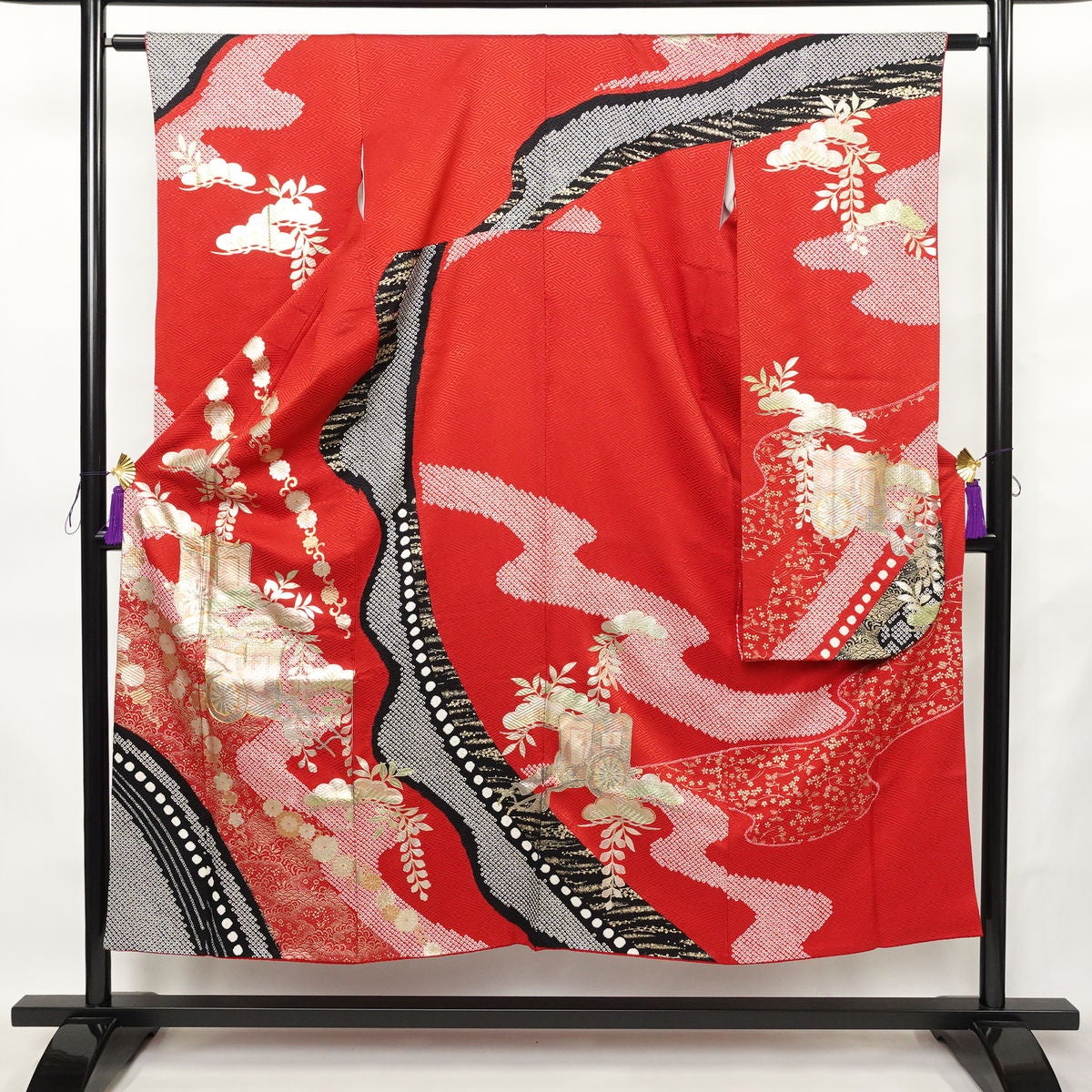 振袖 良品 金駒刺繍 正絹 古典柄 袷仕立て 身丈166.5cm 裄丈66.5cm