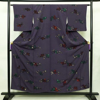 小紋 飛び柄 正絹 木の葉・植物柄 袷仕立て 身丈154.5cm 裄丈63.5cm リサイクル着物 着物 箔 紫・藤色