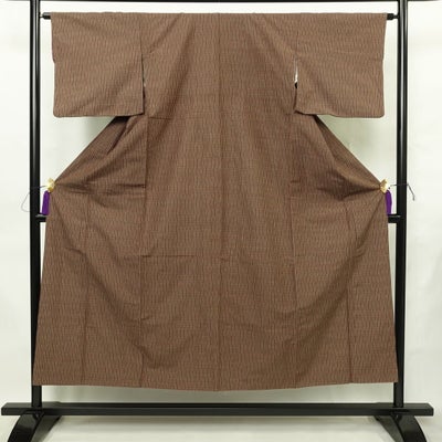 紬 良品 正絹 縞柄・線柄 袷仕立て 身丈151.5cm 裄丈63.5cm リサイクル着物 着物 モダン 茶