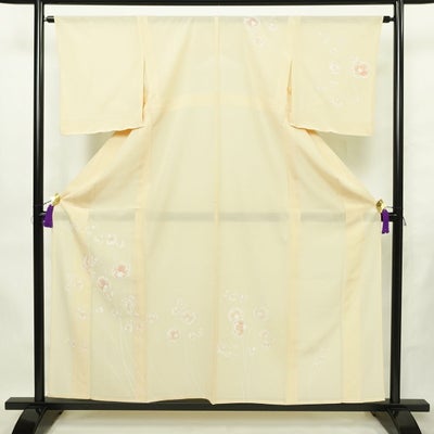 盛夏 絽 付下 良品 しつけ糸付き 正絹 花柄 単衣仕立て 身丈157.5cm 裄丈63.5cm リサイクル着物 着物 銀彩 薄物 フォーマル ベージュ