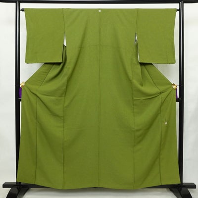 色無地 落款入り 一つ紋付き 正絹 袷仕立て 身丈159.5cm 裄丈65cm リサイクル着物 着物 作家物 お茶会 七五三 フォーマル 緑・うぐいす色