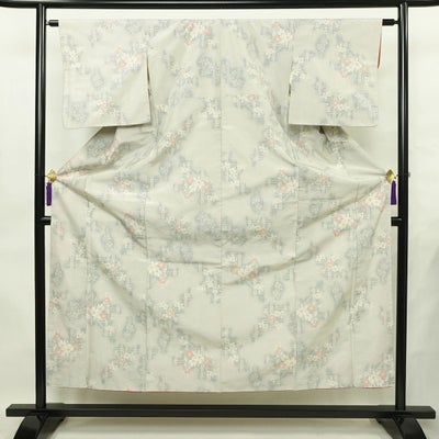 紬 総柄 正絹 花柄 袷仕立て 身丈154cm 裄丈62cm リサイクル着物 着物 白