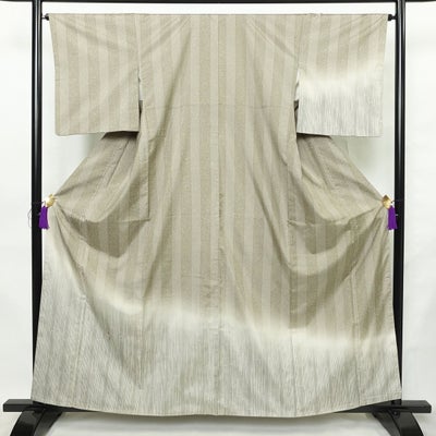 付け下げ 良品 正絹 縞柄・線柄 袷仕立て 身丈160cm 裄丈64.5cm リサイクル着物 着物 刺繍 モダン 緑・うぐいす色