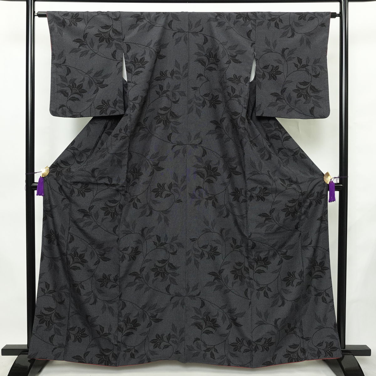 【希少：未使用】真綿紬 ＊ 正絹100% 未使用品 紬 結城 真綿紬 リサイクル紬袷 経緯絣 絹 リユース着物 黒炭