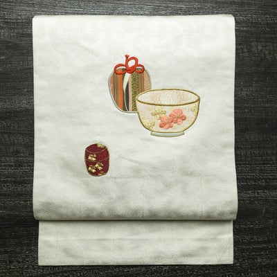 名古屋帯 太鼓柄 正絹 その他の柄 名古屋仕立て なごや帯 リサイクル帯 帯 刺繍 シンプル 白