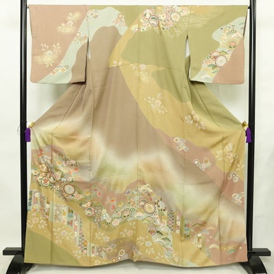 訪問着 良品 絞り 正絹 古典柄 袷仕立て 身丈163cm 裄丈67cm リサイクル着物 着物 箔 共八掛 金彩 入学式 卒業式 結婚式 七五三 パーティー お宮参り フォーマル 菊 桜 多色使い