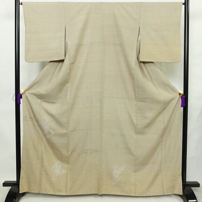 付け下げ 良品 正絹 人物・動物柄 袷仕立て 身丈165cm 裄丈65cm リサイクル着物 着物 箔 洒落 紬地 ベージュ