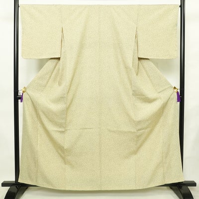 小紋 しつけ糸付き 総柄 正絹 花柄 袷仕立て 身丈161cm 裄丈66.5cm リサイクル着物 着物 クリーム