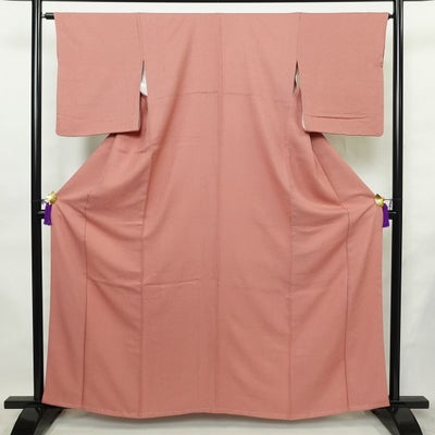 色無地 正絹 袷仕立て 身丈162cm 裄丈65cm リサイクル着物 一部しつけ糸付き 着物 お茶会 七五三 フォーマル ピンク