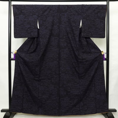 紬 正絹 流水・波柄 袷仕立て 身丈163cm 裄丈67.5cm リサイクル着物 着物 青・紺