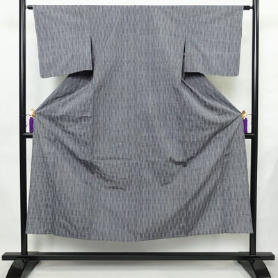 単衣 紬 しつけ糸付き バチ衿仕立て 正絹 縞柄・線柄 単衣仕立て 身丈148cm 裄丈63cm リサイクル着物 着物 洒落 紫・藤色