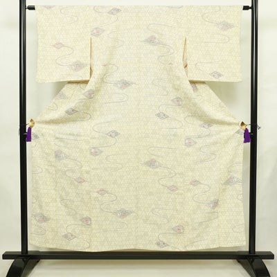 単衣 小紋 正絹 古典柄 単衣仕立て 身丈154cm 裄丈62cm リサイクル着物 着物 クリーム