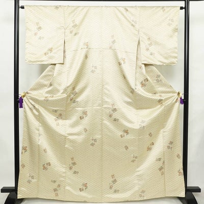 小紋 しつけ糸付き 総柄 ポリエステル 麻の葉柄 袷仕立て 身丈167cm 裄丈64.5cm リサイクル着物 着物 黄・黄土色