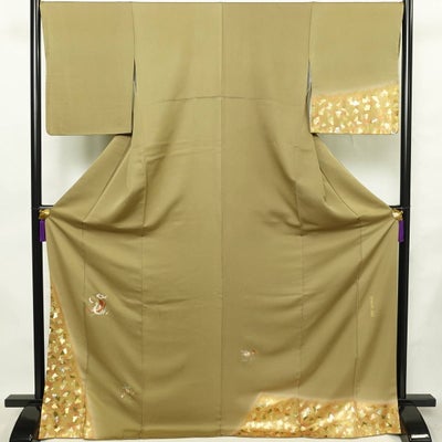 付け下げ 良品 落款入り 正絹 人物・動物柄 袷仕立て 身丈173cm 裄丈67.8cm リサイクル着物 着物 刺繍 箔 共八掛 入学式 卒業式 結婚式 七五三 フォーマル 黄・黄土色