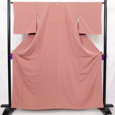色無地 良品 しつけ糸付き 一つ紋付き 正絹 無地 袷仕立て 身丈160.5cm 裄丈64.5cm リサイクル着物 着物 共八掛 お茶会 フォーマル ピンク