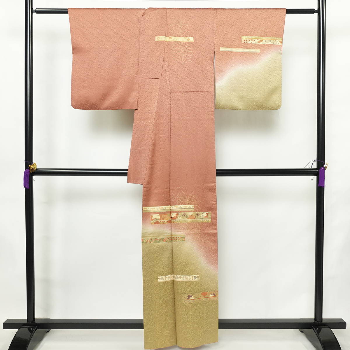訪問着 一つ紋付き 正絹 古典柄 袷仕立て 身丈159cm 裄丈65cm リサイクル着物 着物 刺繍 箔 金彩 入学式 卒業式 結婚式 七五三 お宮参り フォーマル ピンク_画像2