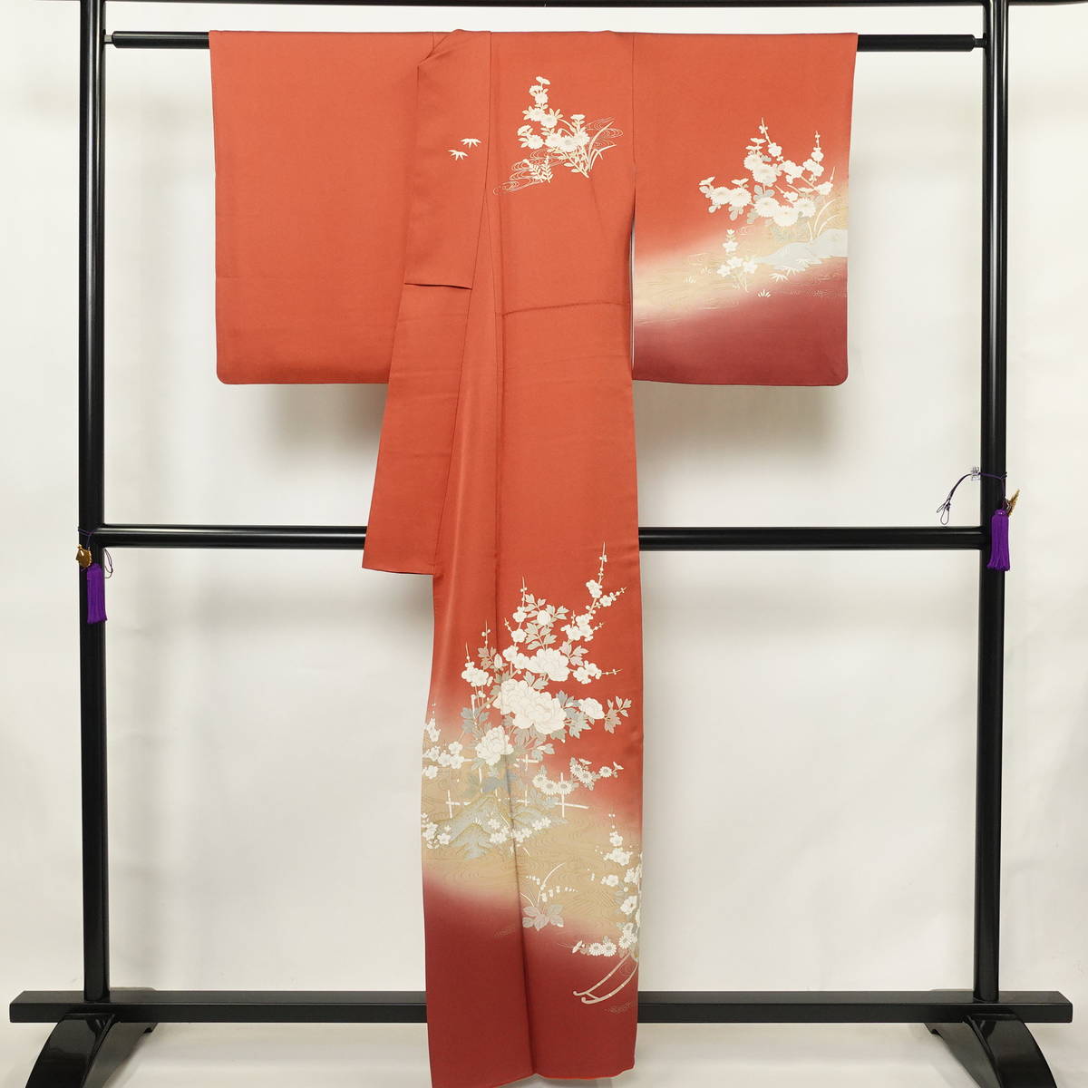 訪問着 正絹 風景柄 袷仕立て 身丈158cm 裄丈65.5cm リサイクル着物 着物 金彩 入学式 卒業式 結婚式 七五三 お宮参り フォーマル 御所車 萩 菊 赤・朱_画像2