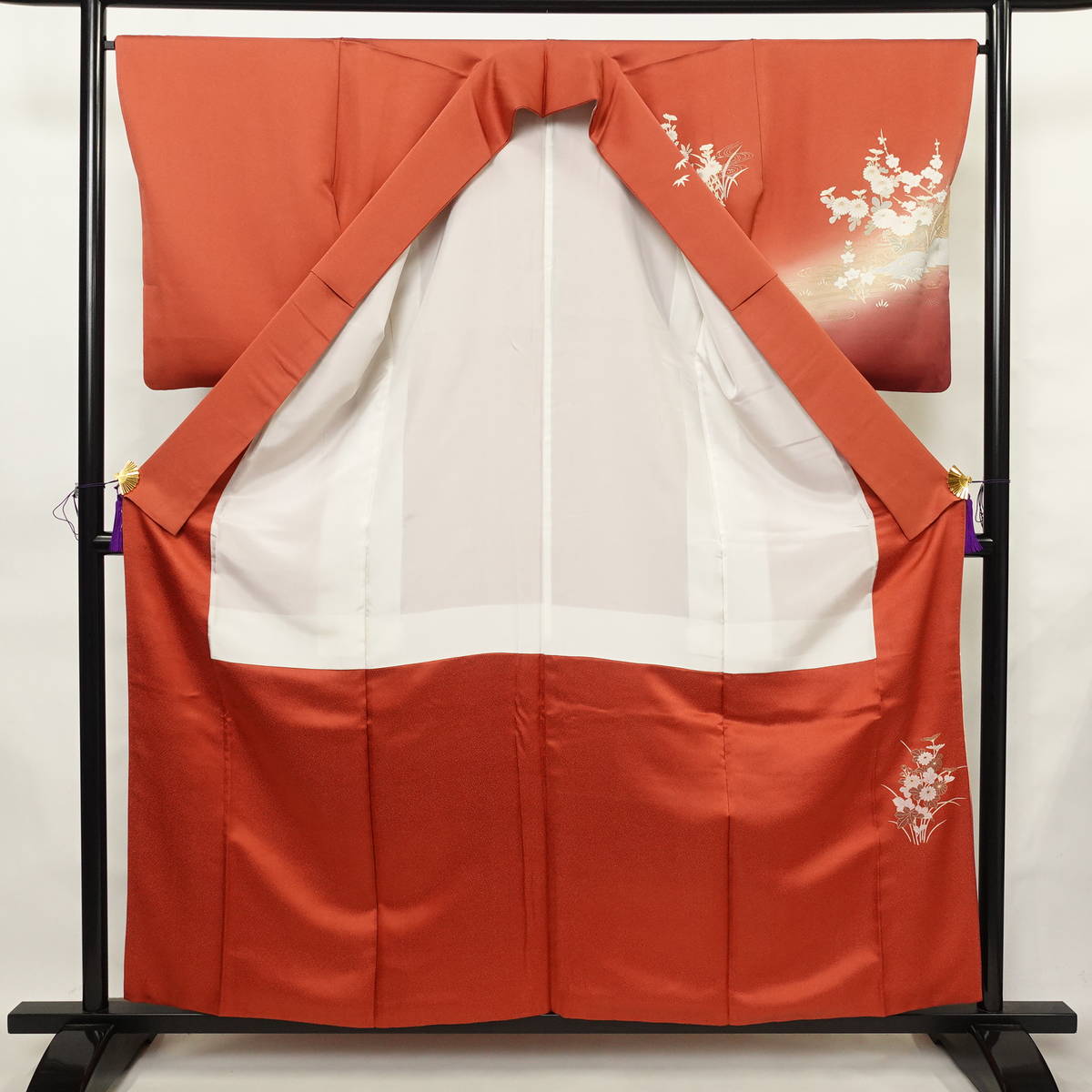 訪問着 正絹 風景柄 袷仕立て 身丈158cm 裄丈65.5cm リサイクル着物 着物 金彩 入学式 卒業式 結婚式 七五三 お宮参り フォーマル 御所車 萩 菊 赤・朱_画像3