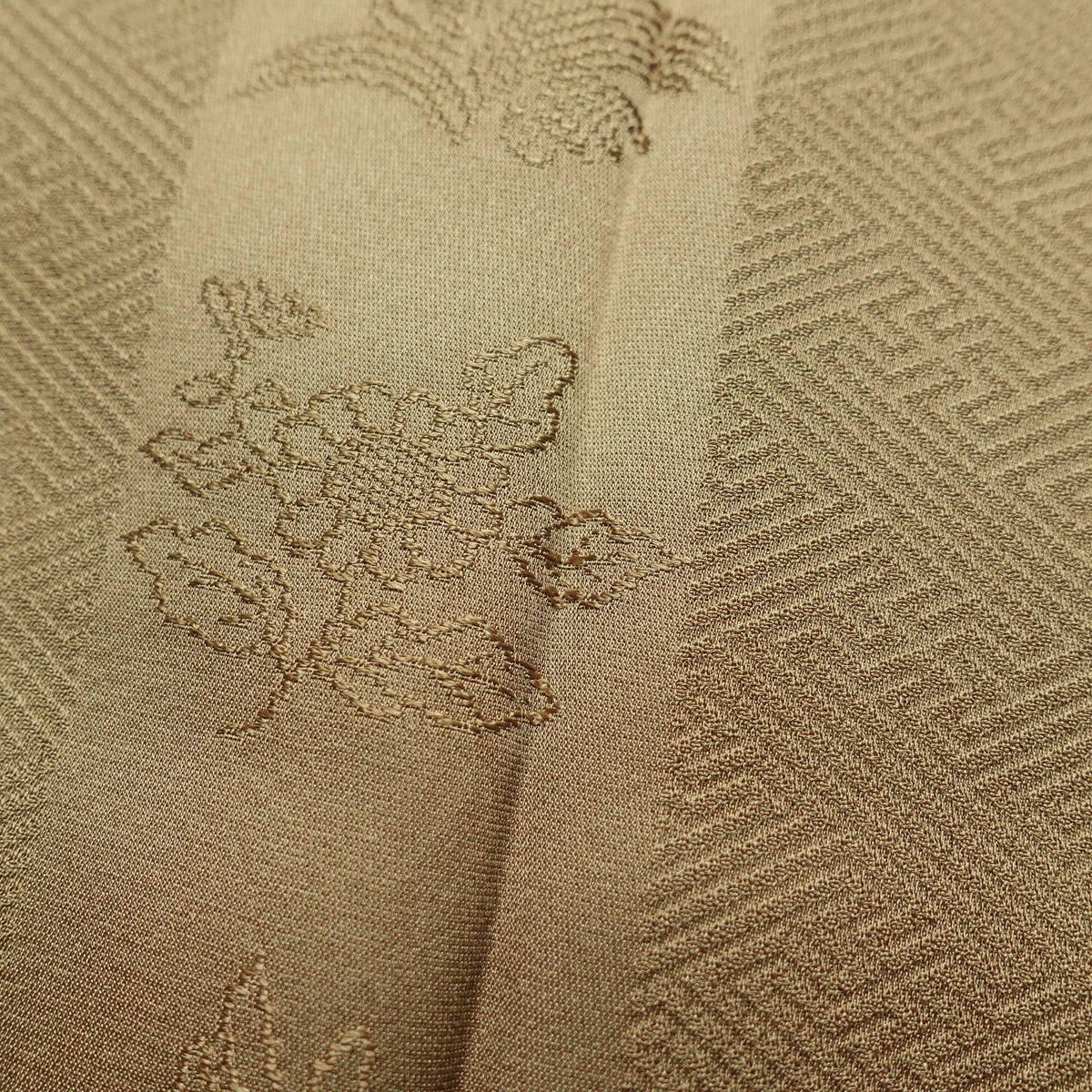 道行コート 美品 しつけ糸付き 正絹 木の葉・植物柄 袷仕立て 身丈92cm 裄丈66.5cm リサイクル着物 着物 黄・黄土色_画像9